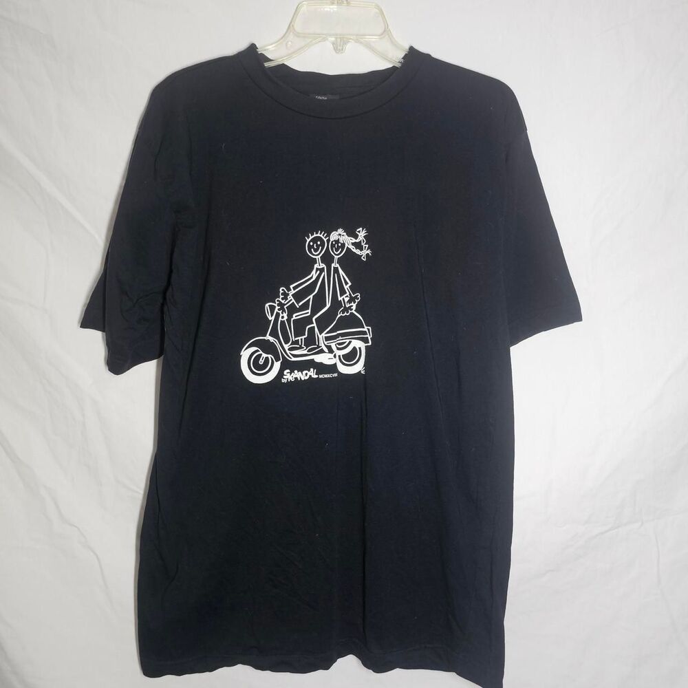 Grunge skater black tee